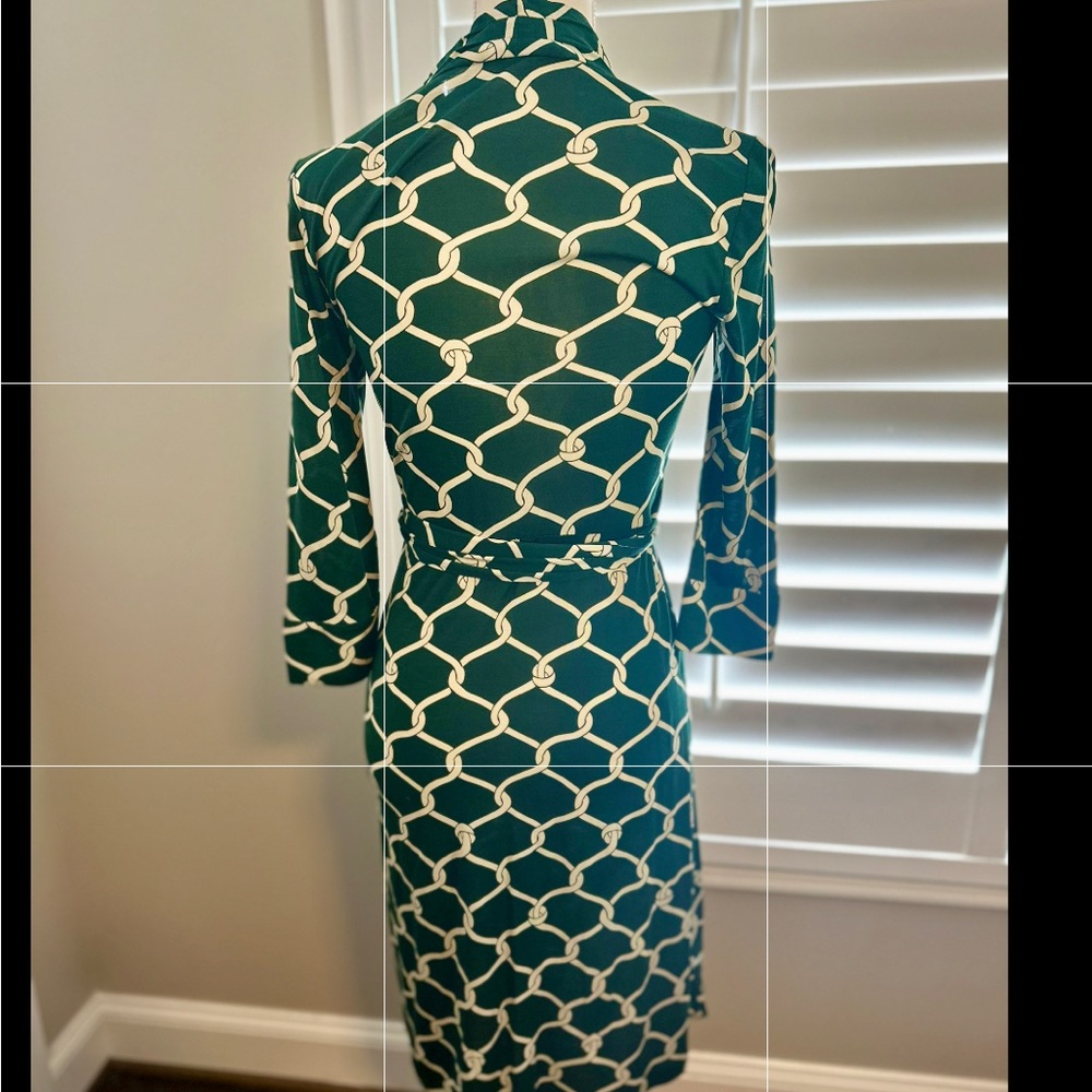 Banana Republic Wrap Dress - XS - Green & Cream - Picture 2 of 4